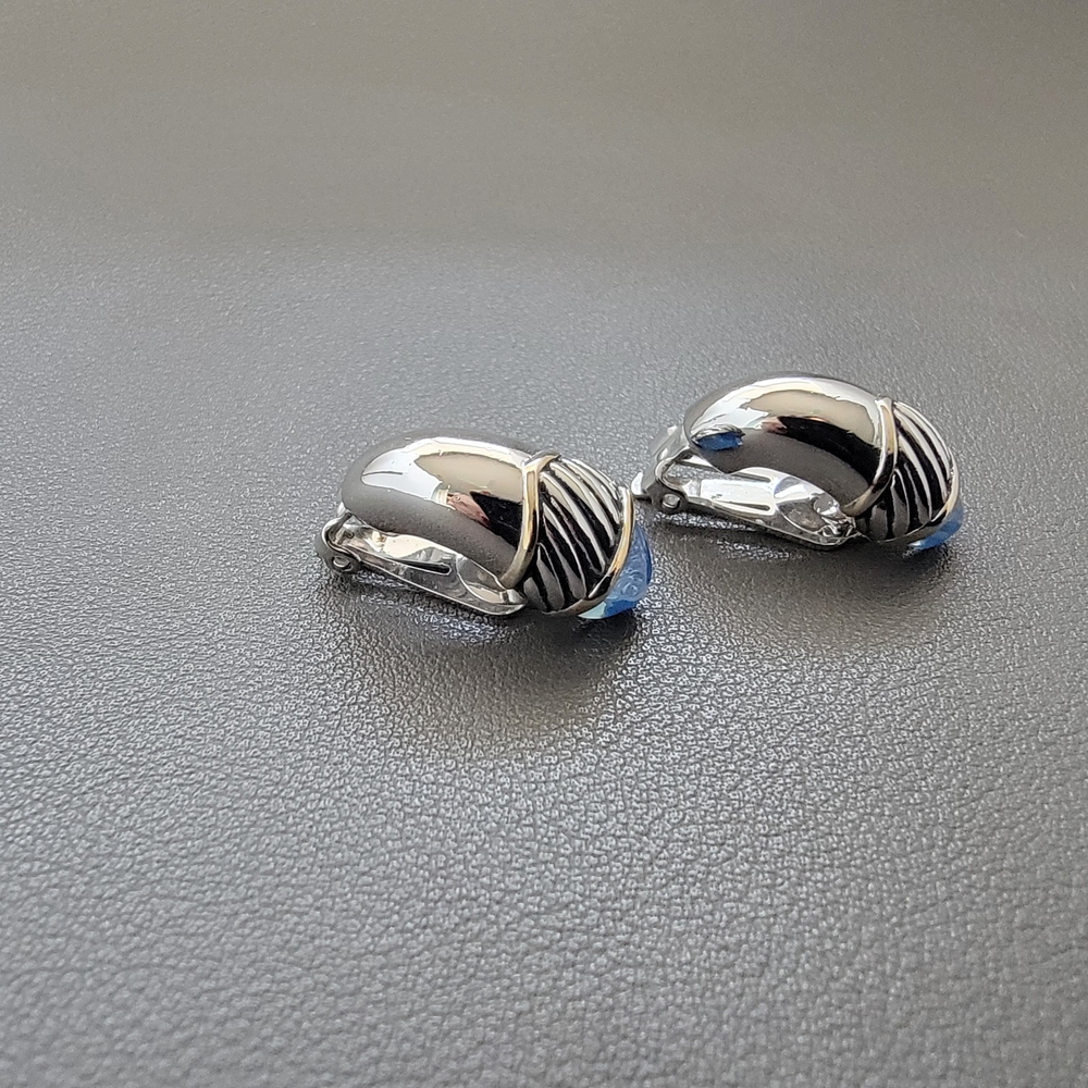 Tahoe Jewelry by John Medeiros Blue Glass Clip-On Earrings - Picture 3 of 7